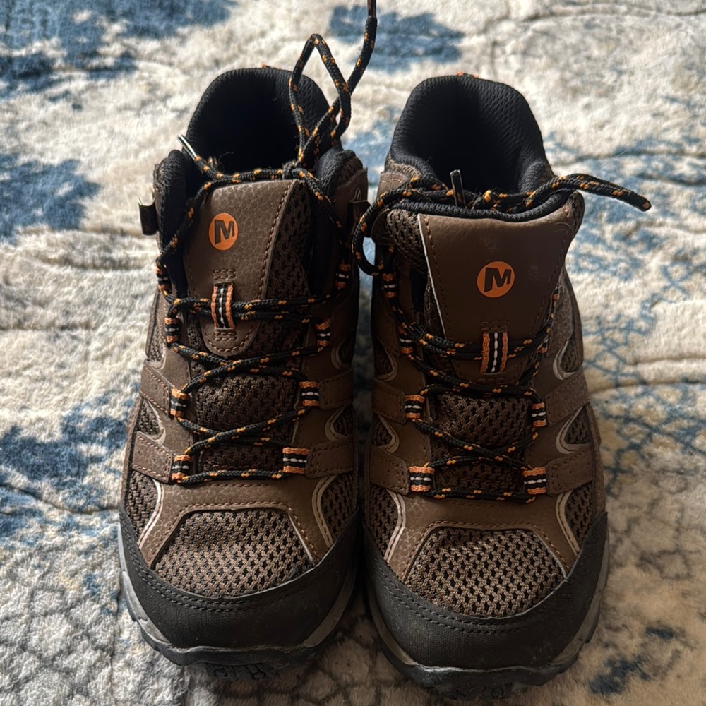 Like New Merrell Waterproof Unisex Brown and Black Hiking Boots